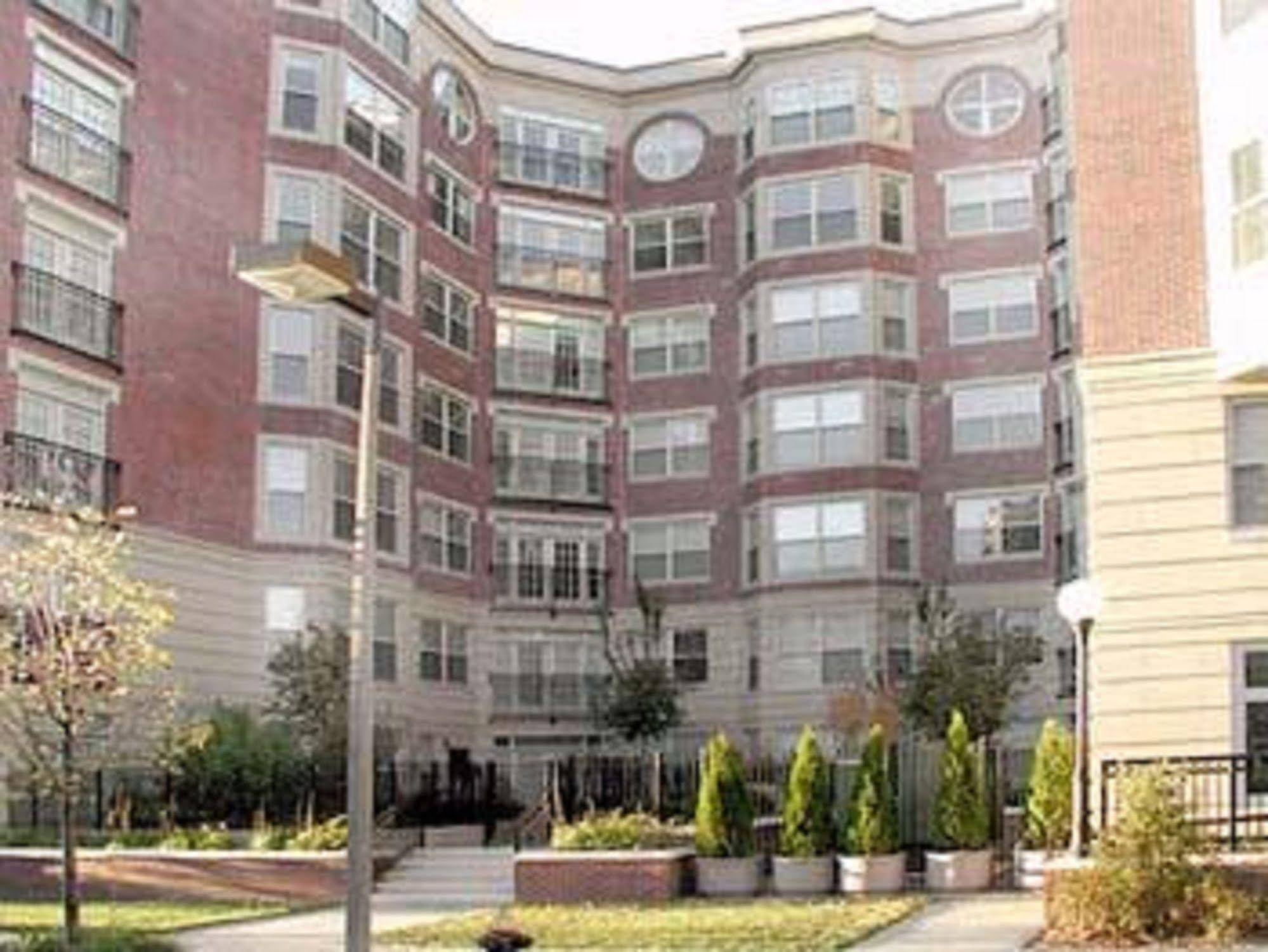 Global Suites at Victory Gardens - photo 20