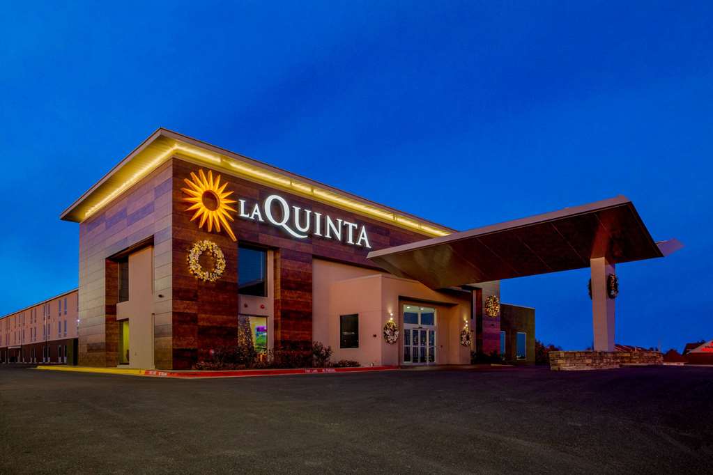 La Quinta Inn & Suites by Wyndham Branson - photo 2