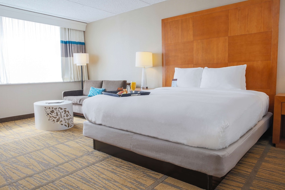 DoubleTree by Hilton Rochester - photo 17