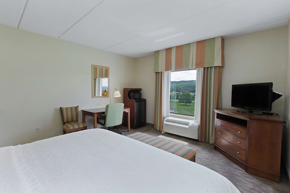 Hampton Inn & Suites Blairsville - photo 13
