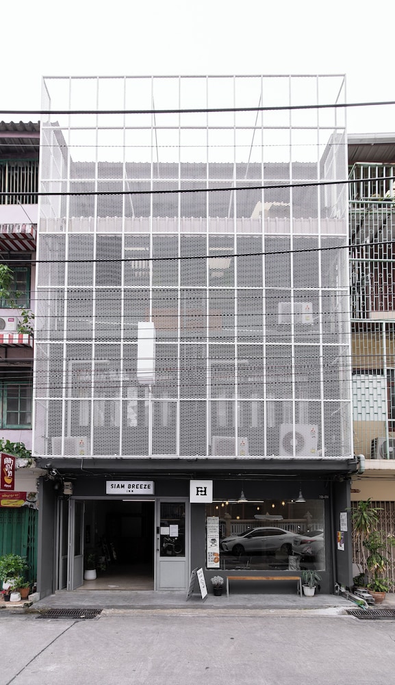 Siam Breeze Inn Self Check in
