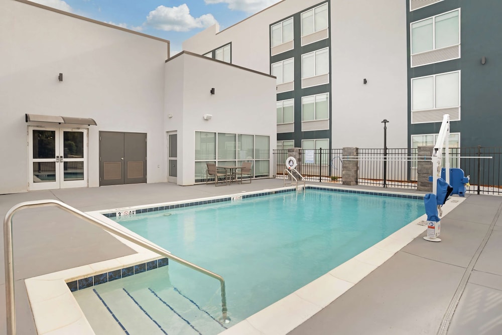 Best Western Plus Mobile Inn & Suites - photo 23