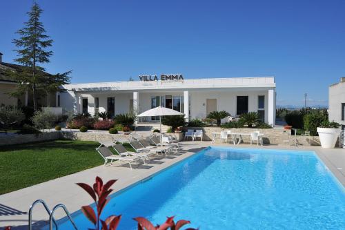 Villa Emma — 4-Star Luxury Hotel in Montegranaro, Italy