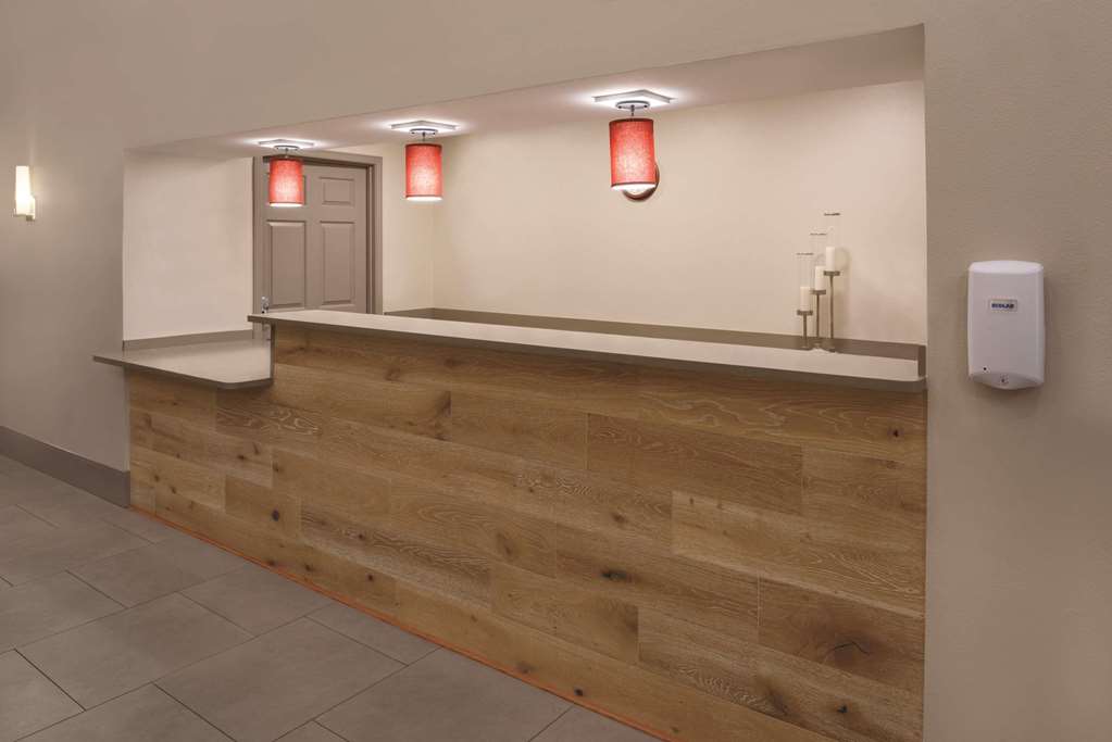 Country Inn & Suites by Radisson Waterloo IA - photo 2