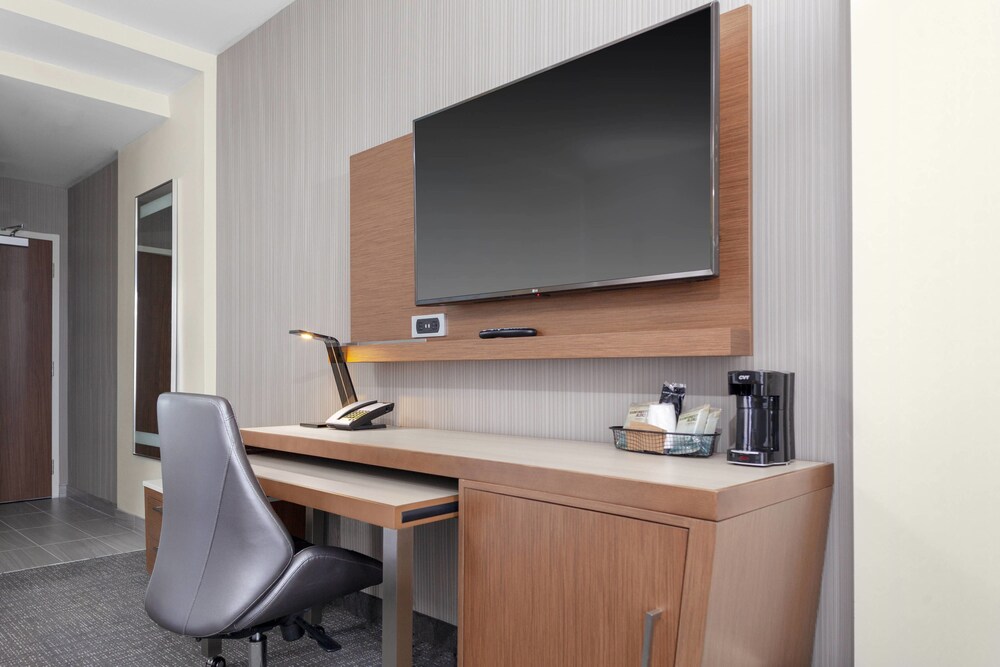 Courtyard by Marriott DeLand Historic Downtown - photo 8