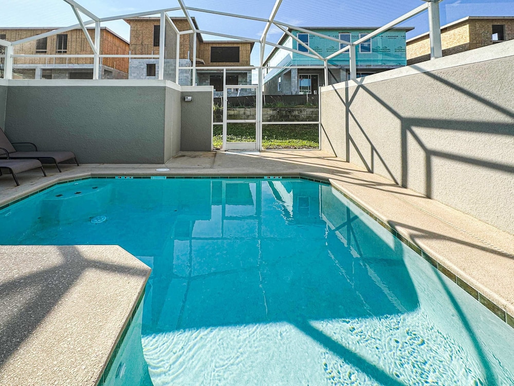 5BR Stylish Championsgatetownhome w Private Pool - photo 9