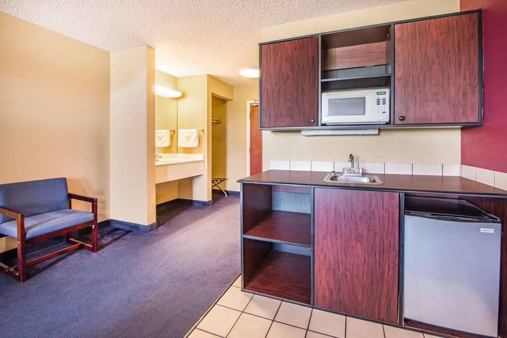 Super 8 by Wyndham Big Cabin Vinita Area - photo 26
