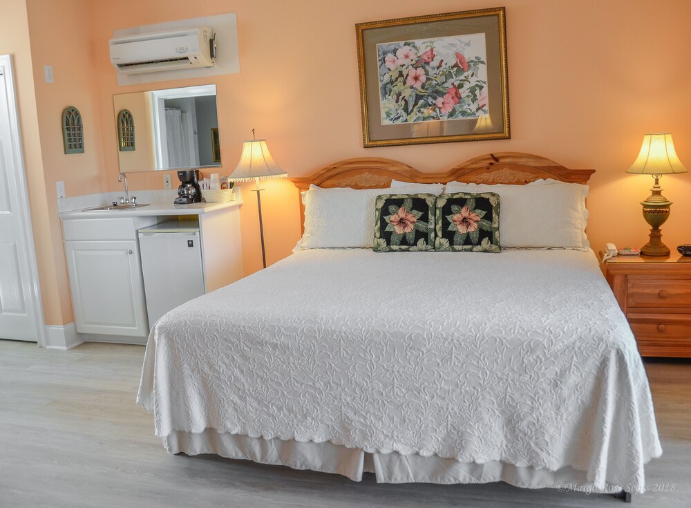 The Sunset Inn - photo 13