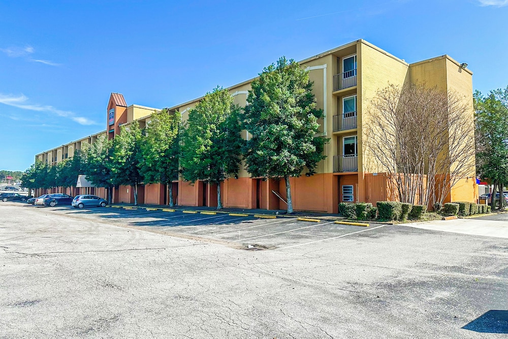 Jackson Hotel & Convention Center - photo 64