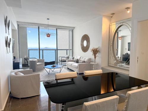AmazINN Places Incredible views YOO Building — 4-Star Luxury Hotel in Panama, Panama