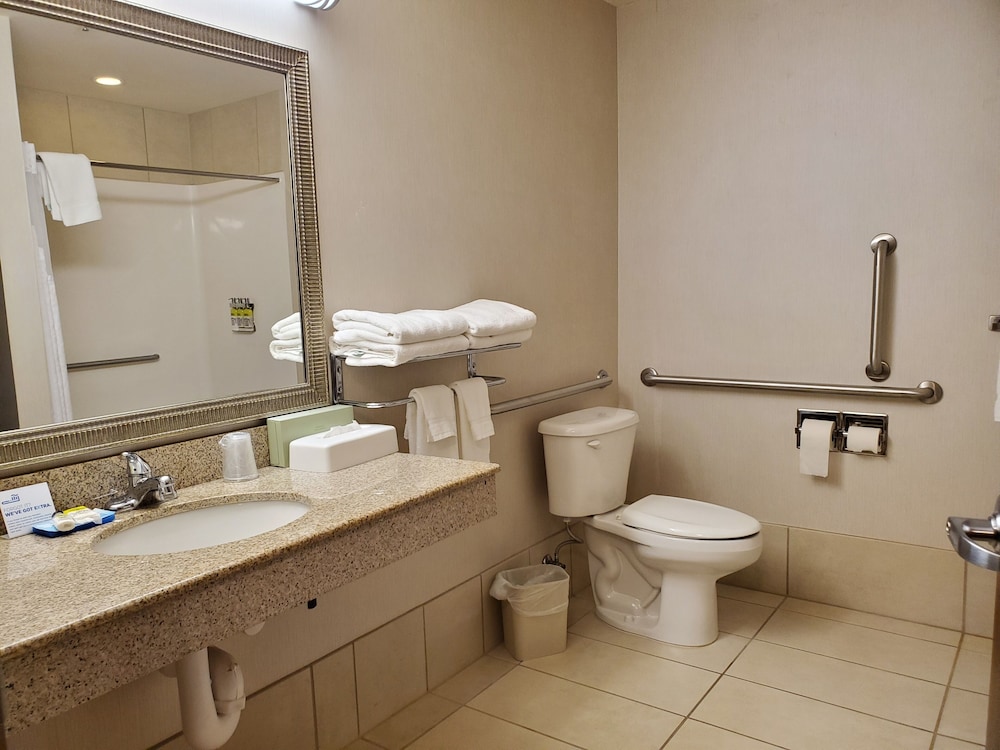 Holiday Inn Express Hotel and Suites Mankato East by IHG - photo 48