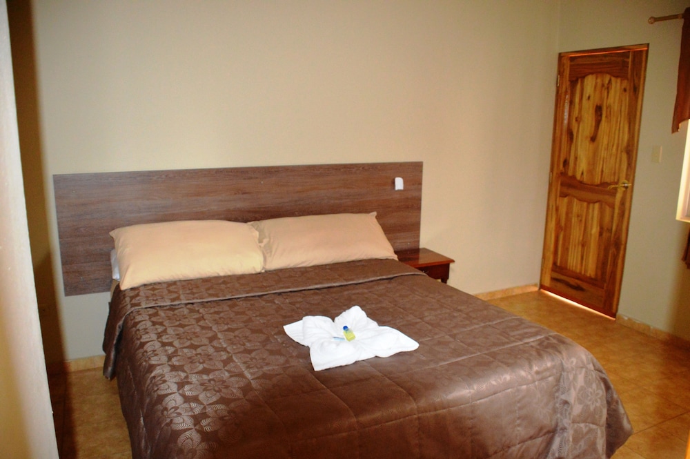 Grand Hotel Chatham — Puerto Baquerizo Moreno — photo 3