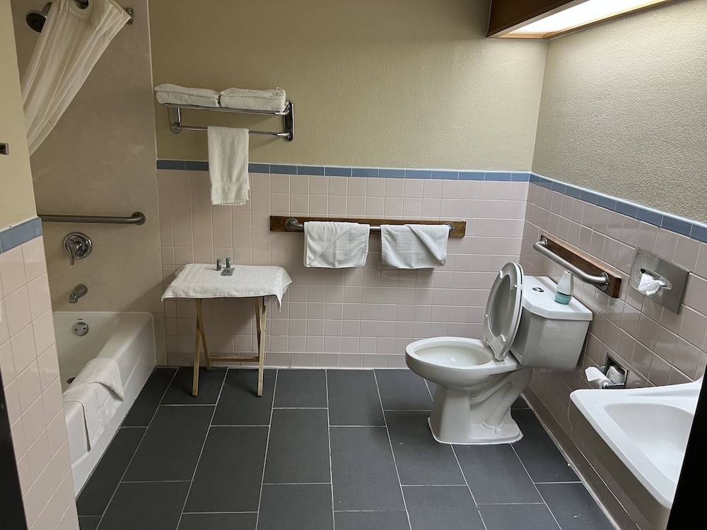 Americas Best Value Inn Pharr - photo 35