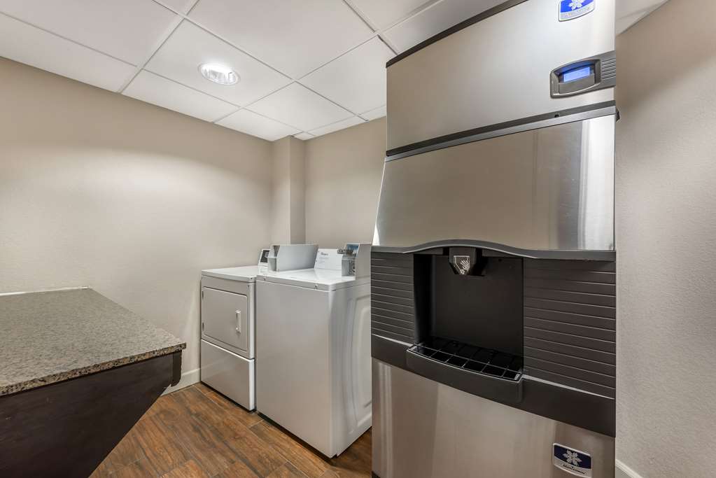 Best Western Plus Peak Vista Inn & Suites - photo 50