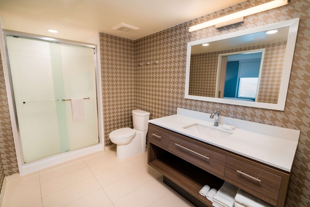 Home2 Suites by Hilton Bakersfield - photo 44