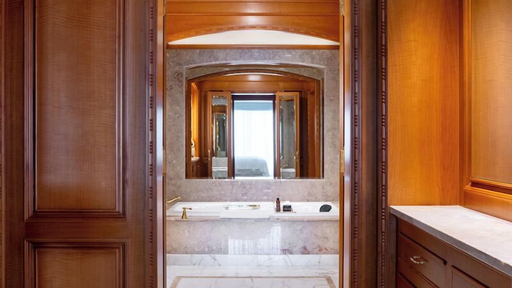 The Grand America Hotel - photo 35