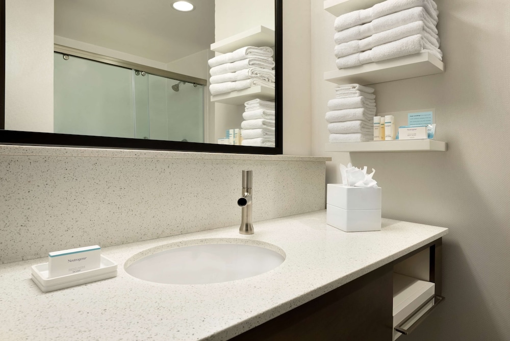 Hampton Inn Spring Hill TN - photo 19