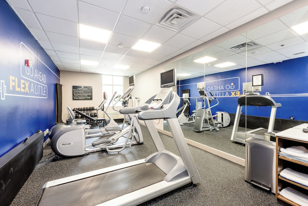 Holiday Inn Express & Suites Charleston Northwoods by IHG - photo 28