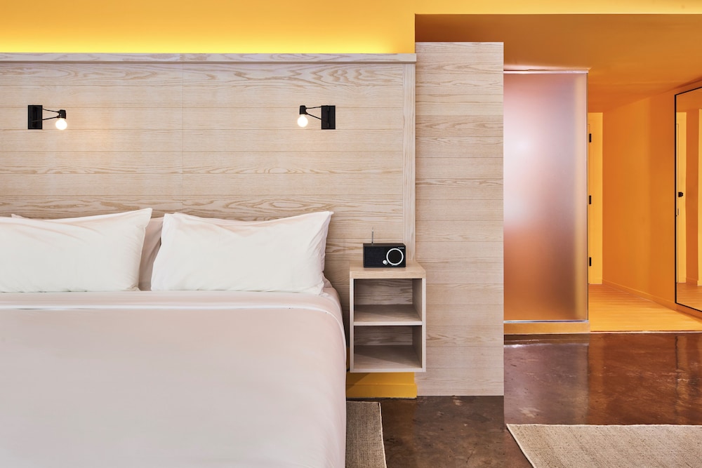 Radio Hotel - photo 18