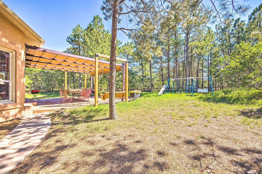 Serene Monument Sanctuary w Patio & Fire Pit - photo 33