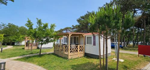 Mobile Homes Victoria San Marino — 4-Star Luxury Hotel in Lopar, Croatia