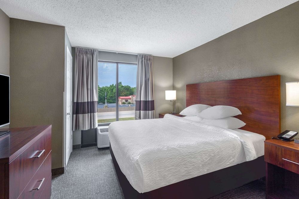Days Inn by Wyndham Blairsville - photo 15