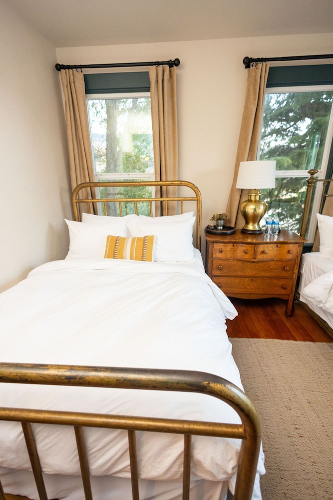 The Lyle Hotel - photo 11