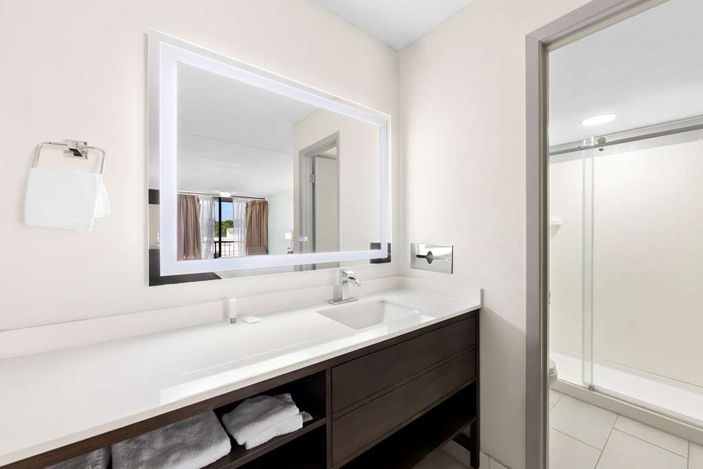 Clarion Inn & Suites near the Leconte Center Pigeon Forge - photo 15