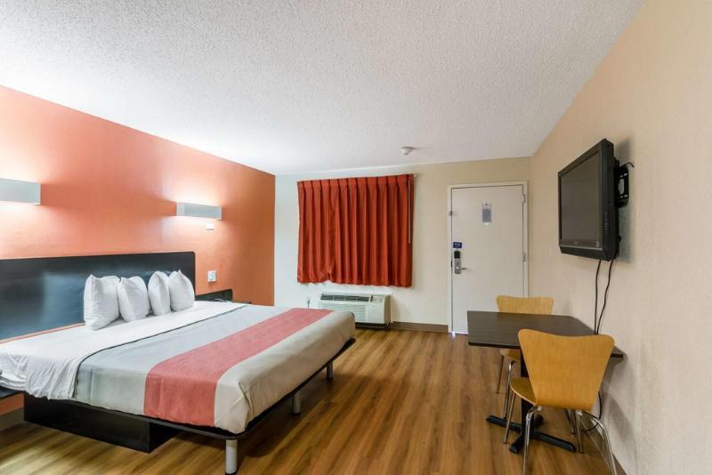 Motel 6 New Brunswick NJ - photo 24