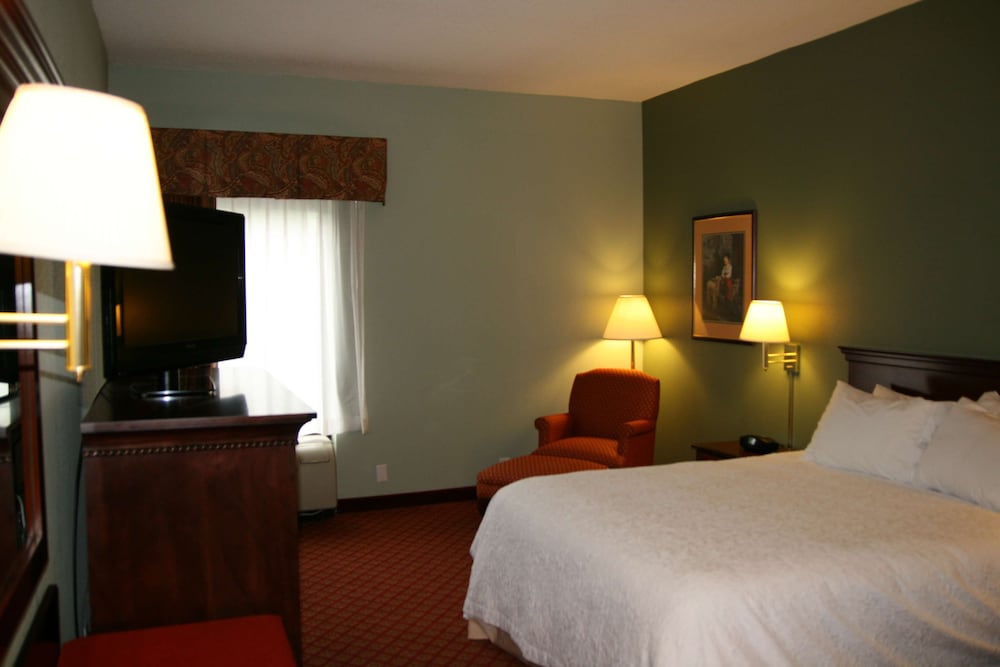 Hampton Inn Hillsville - photo 12