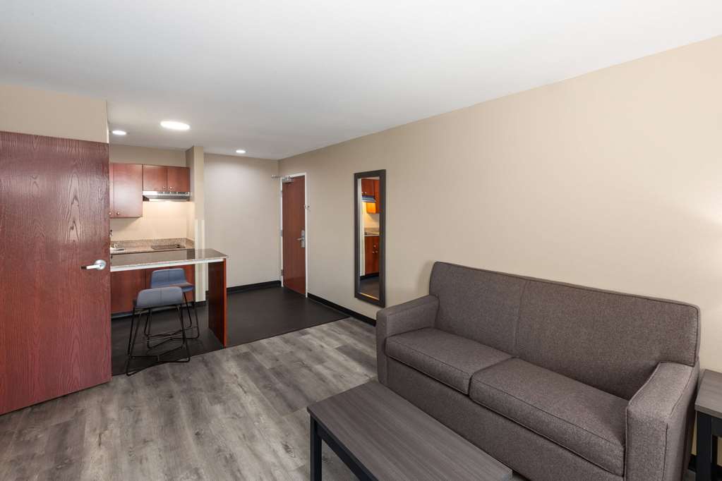 Super 8 by Wyndham Lubbock West - photo 28