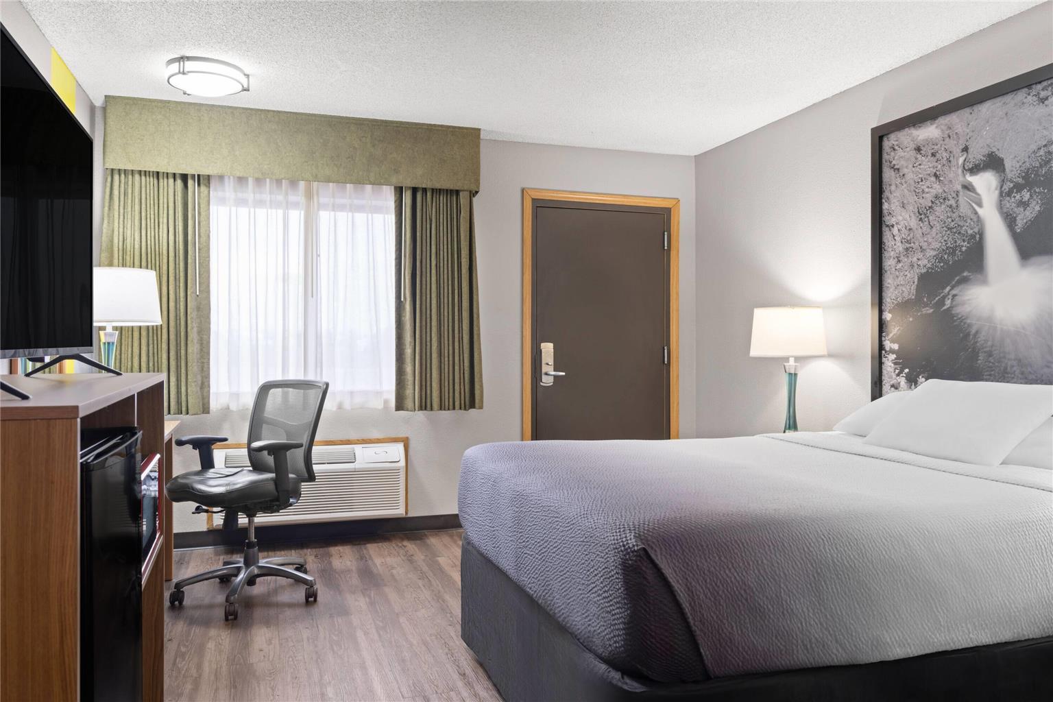 Super 8 by Wyndham Baker City - photo 26