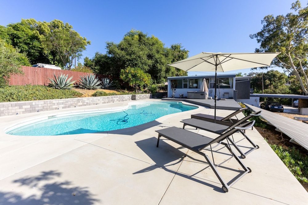 Mid century Masterpiece With Pool Spa Tesla in Escondido, United States