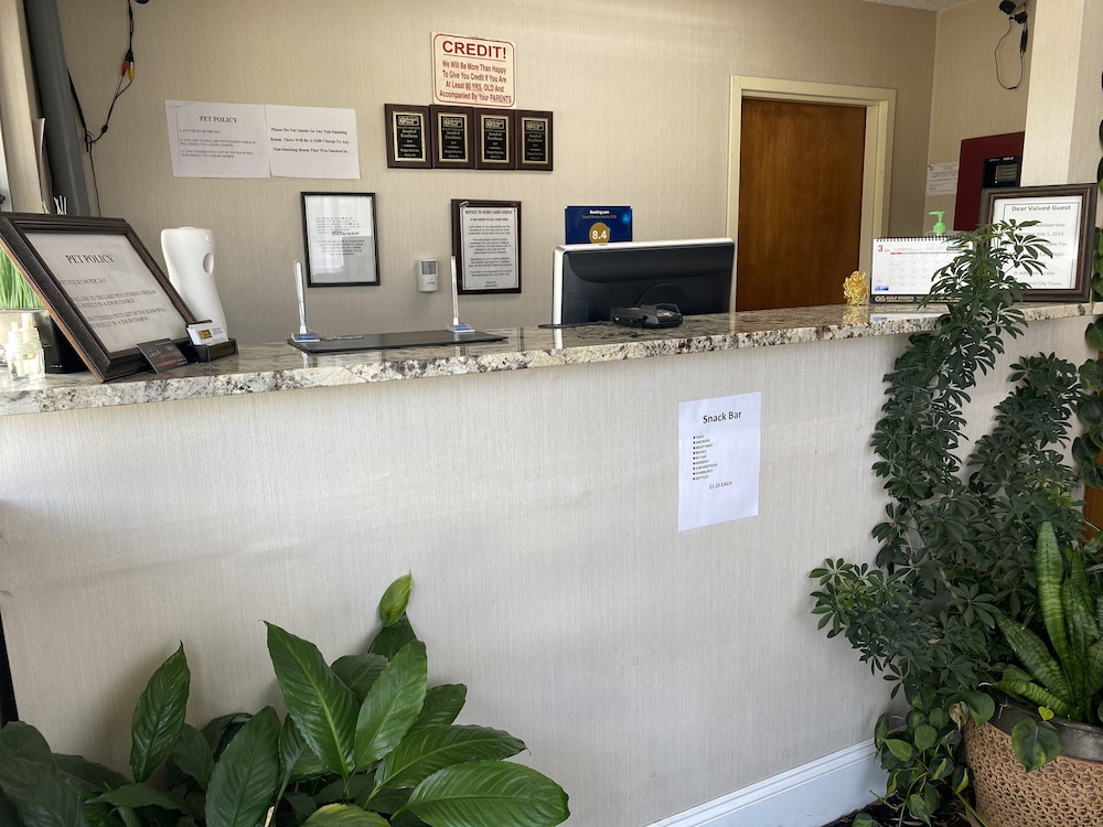 Budget Host Inn Baxley - photo 2