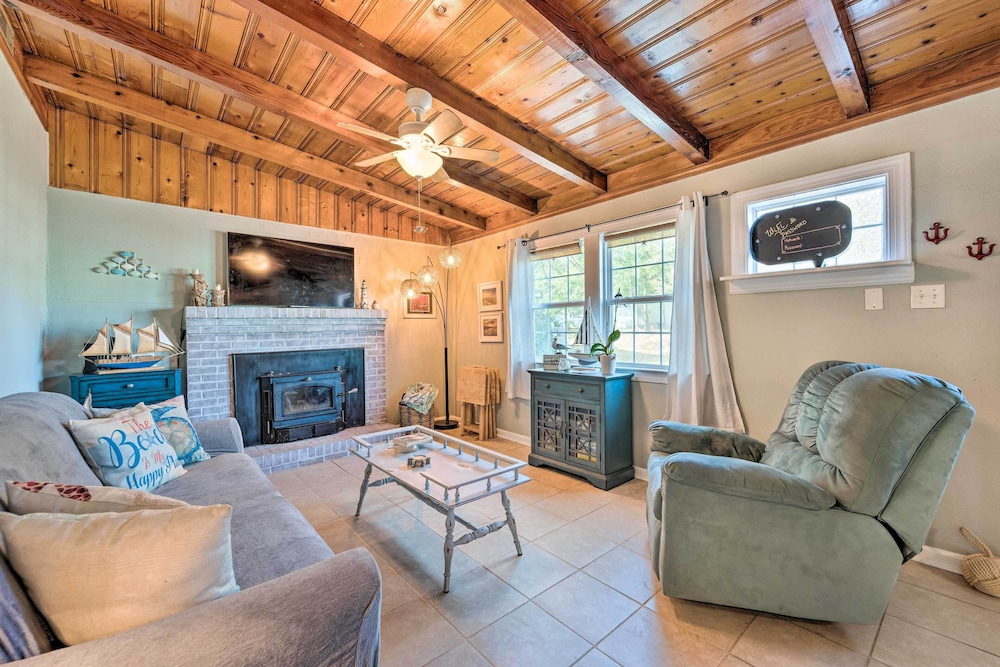 Updated Oak Island Getaway Near Fishing Dock in Oak Island, United States