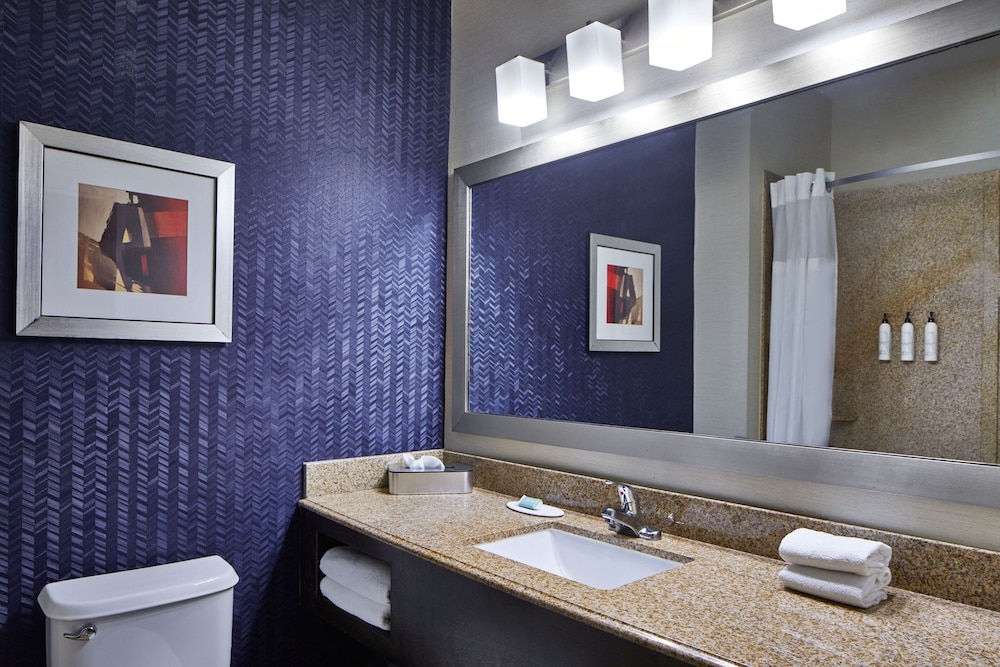 Fairfield Inn and Suites Gainesville - photo 10