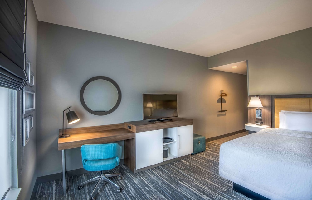 Hampton Inn & Suites Tallahassee Capitol University - photo 23
