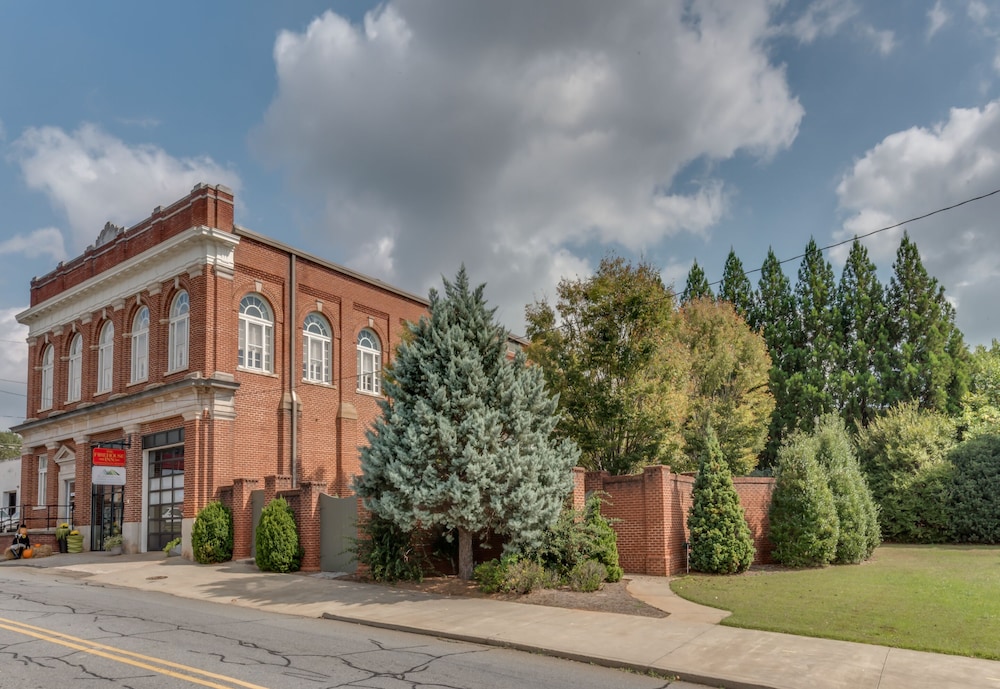 The Firehouse Inn - last minute hotel in Rutherfordton