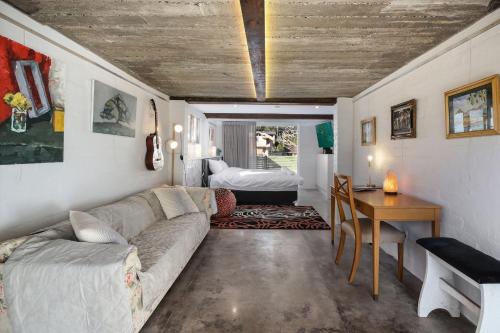 White Beach Studio in Terrigal, Australia