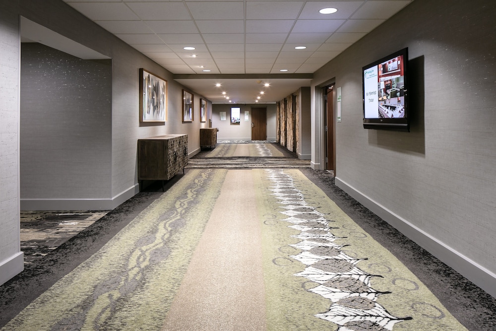 Holiday Inn Hotel & Suites Des Moines Northwest by IHG - photo 45