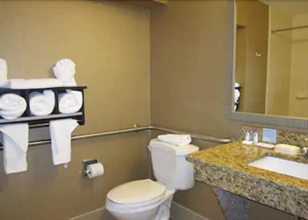 Hampton Inn Fort Myers Airport & I 75 - photo 24