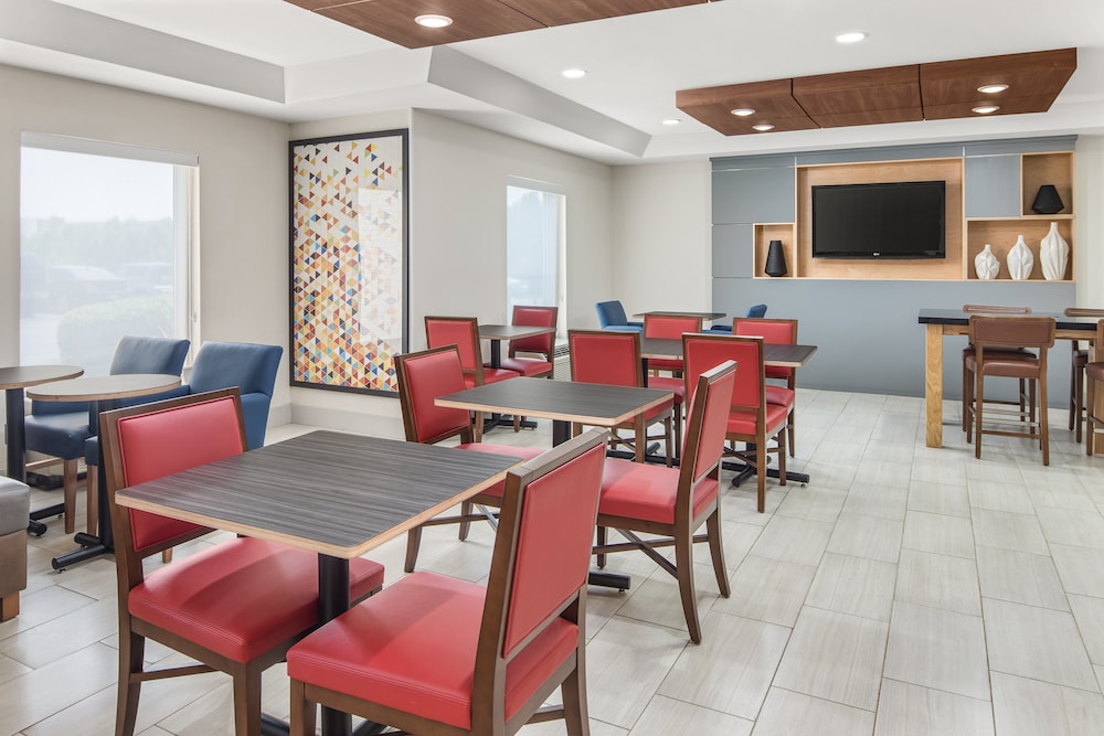Holiday Inn Express & Suites Greenville Spartanburg by IHG - photo 29