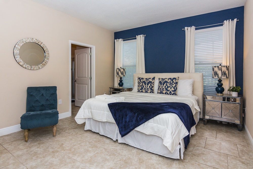Lovely Vacation House With Private Pool at Solterra Resort - photo 11