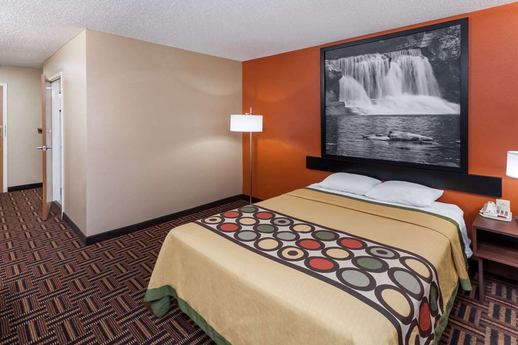 Super 8 by Wyndham Rochester - photo 10