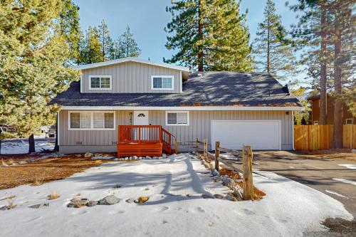 Lipan Lodge — 4-Star Luxury Hotel in South Lake Tahoe, United States