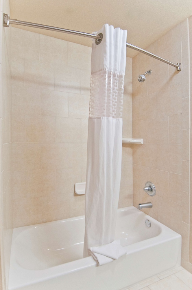 Hampton Inn Maumelle AR - photo 14