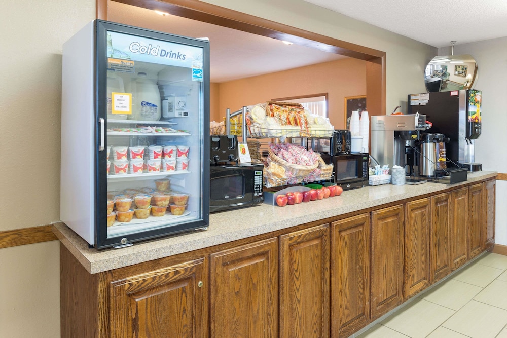 Super 8 by Wyndham Poplar Bluff Missouri - photo 15