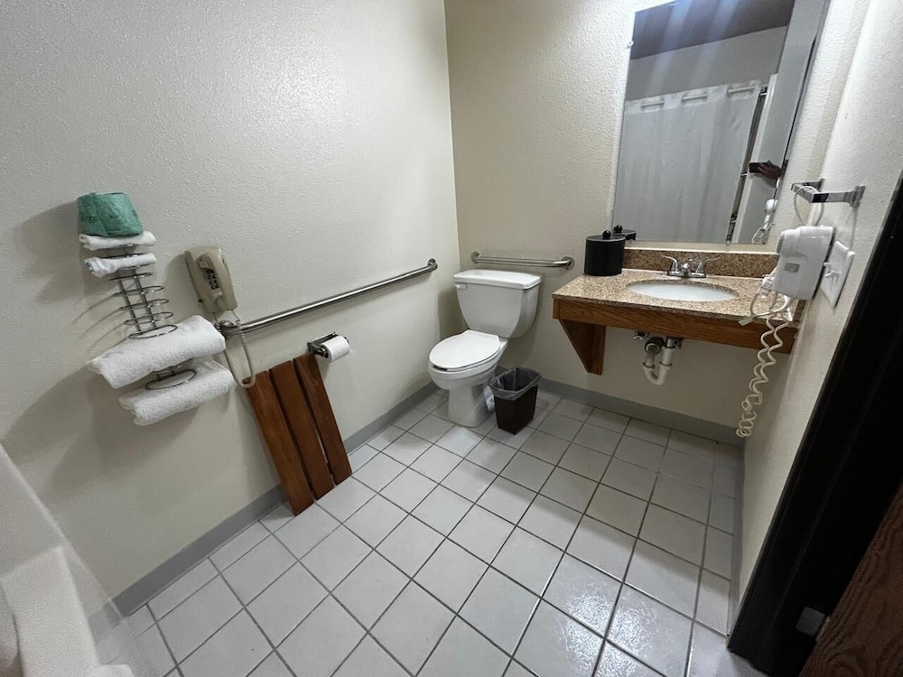 Oyo West Point Inn - photo 18