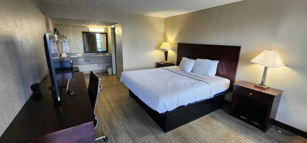 Days Inn by Wyndham Fort Wright Cincinnati Area - photo 31