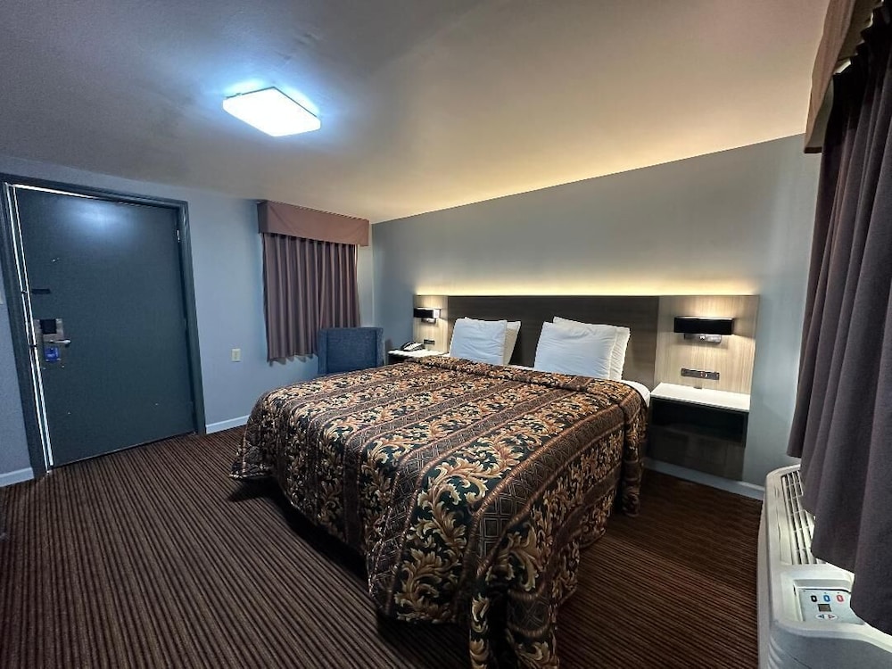 Rodeway Inn & Suites Walhalla - photo 14